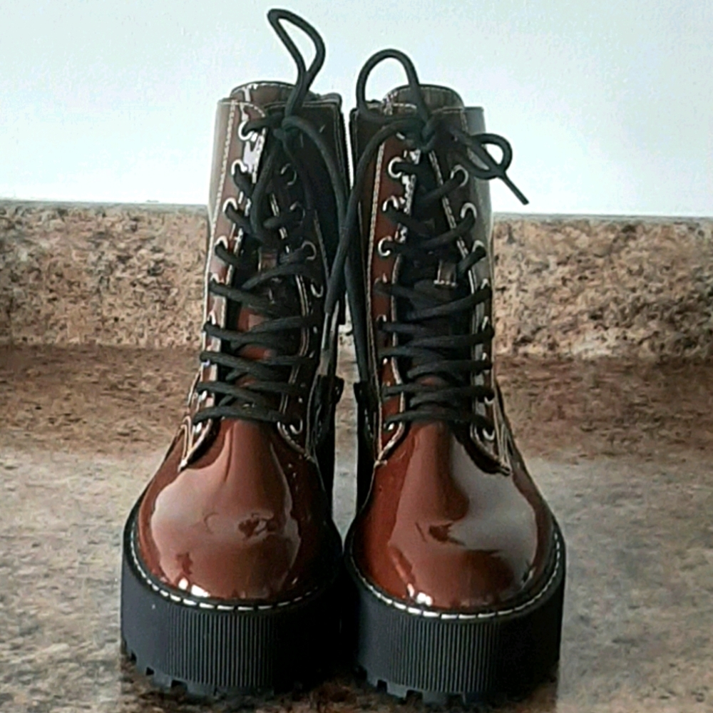 Platform ankle/combat boots